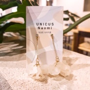 블로그마켓 : 흩날리는 하얀 꽃잎 귀걸이