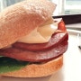 블로그 글쓰기 오늘 일기 1일차, 루이보스 밀크티 스윗이탈리안 샌드위치 맛보며 일하기