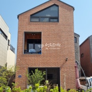 경기도 김포 점토레드타일 SR과 현무암 트라이앵글로 지어진 땅콩주택