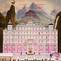 [홉튼 아틀리에] 넷플릭스 색감 영화 추천 1. 그랜드 부다페스트 호텔 (The Grand Budapest Hotel)