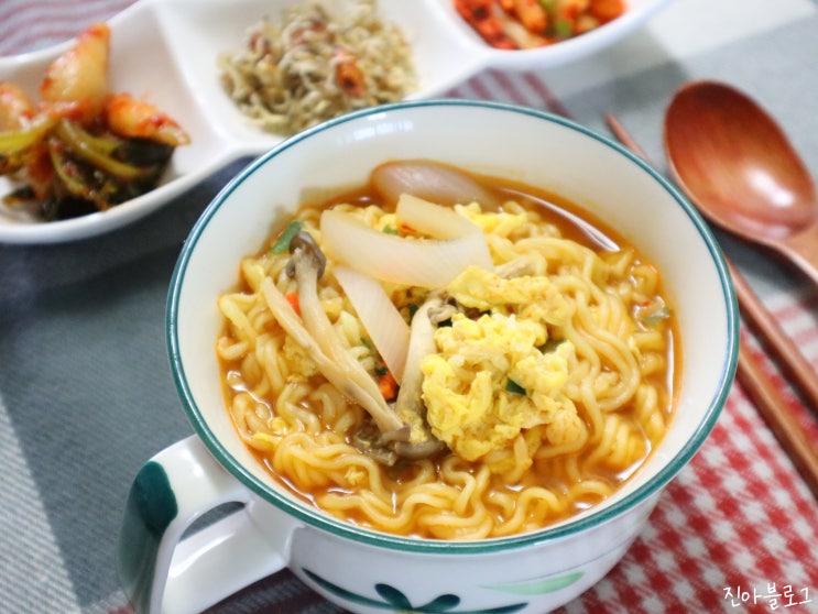 진라면 매운맛 맛있게 끓이는 법: 정석대로 끓이기 (Ft. 나누면) : 네이버 블로그