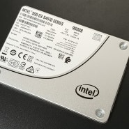 깔끔한 하우징 안정적인 속도의 SATA SSD - 인텔 D3-S4510 SSD (960GB)
