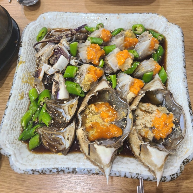 [홍대입구] 신진도간장게장 :: 알 꽉찬 홍대 간장게장 맛집(암케🦀) : 네이버 블로그