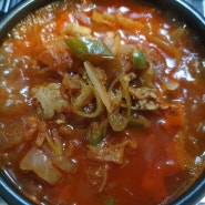 삼겹살 김치찌개 맛있게 만들어 먹기 ♬ (feat. 콩나물무침 )