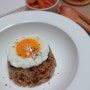 청정원 호밍스 볶음밥 바쁜 아침 편리하게 먹는 맛있는 한끼 소고기 볶음밥 햄야채 볶음밥
