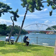 내 카페 취향 듬뿍 담은 마산 구산면 카페, 저도연륙교가 한눈에 보이는 이쁜 카페 '오핑'에 다녀왔다.