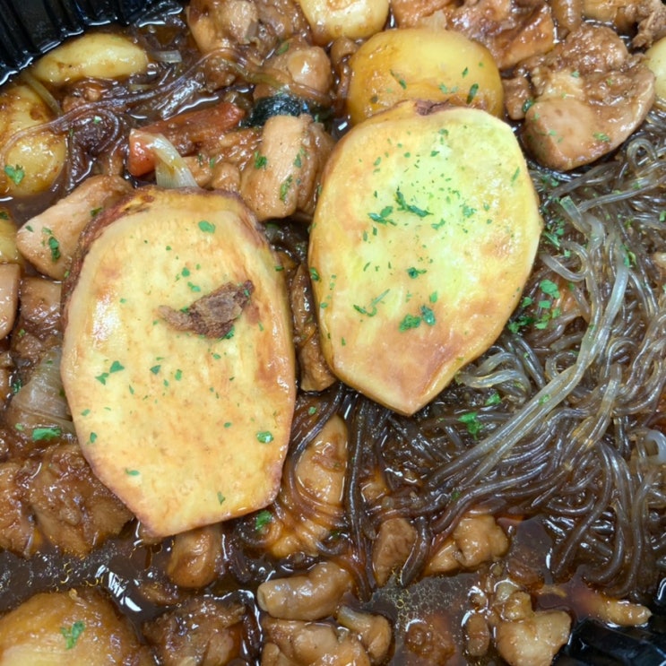 [두찜 두마리찜닭] 한마리찜닭 순살 까만, 공기밥 (일산, 풍동점) : 네이버 블로그