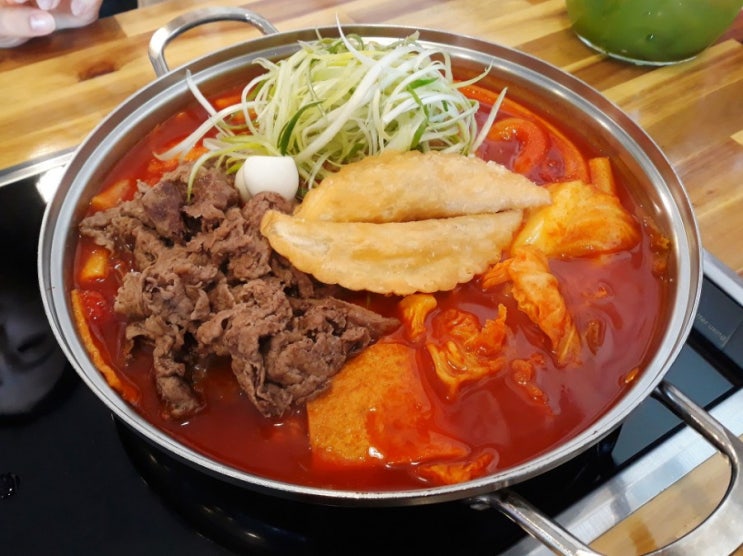 청년다방 메뉴 차돌떡볶이 세트 가격 치즈볼 볶음밥 먹방 : 네이버 블로그