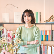 [마리끌레르] 책을 공유하는 행복 - 신발 브랜드 대표가 오픈한 '리온서재'