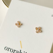 오로라비쥬-14k 네잎 꽃모양 골드 귀걸이 (낱개, 한짝)