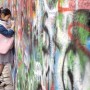 랜선여행 10. 그래피티가 멋진 공간 _ 체코 프라하 레넌벽, 영국 런던 쇼디치