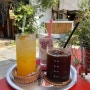 청송카페 : 백일홍 송소고택 카페 오렌지착즙쥬스 / 딸기베리마취 / 아이스 아메리카노