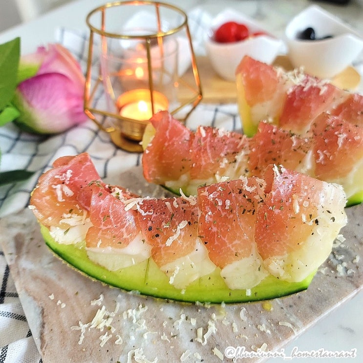 멜론자르는법 부터 간단한 와인안주 멜론프로슈토 (하몽) 만드는법 까지, 메론 맛있게 먹는 방법 : 네이버 블로그 멜론자르는법 부터 간단한 와인안주 멜론프로슈토 (하몽) 만드는법 까지, 메론 맛있게 먹는 방법 : 네이버 블로그