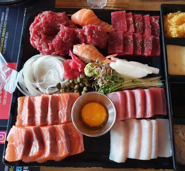 신논현 연어 육회 무한리필) 김천재 육회반한연어 신논현 본점: 알게 된 계기, 위치, 외부모습, 메뉴 및 가격, 솔직한 맛 평가 ...