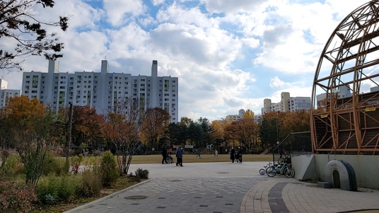 북카페 부럽지 않은 '양천공원 책쉼터' 도서관