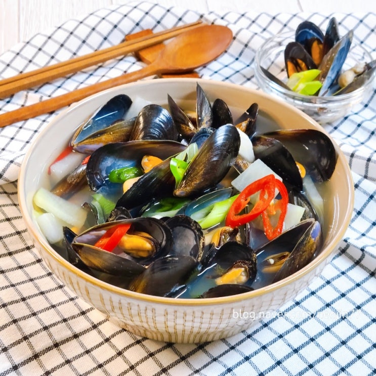 홍합탕 끓이는법 간단한 홍합손질과 국물맛이 개운한 제철 홍합요리 : 네이버 블로그