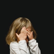 이상한 행동을 보이는 아이, 혹시 틱장애? VIC365