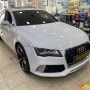 [인천 모토액션] 아우디 2013 A7 3.0 TFSI Quattro 도어,데쉬보드,룸램프(맵등),풋등 엠비언트 작업 입니다.인천 아우디 A7 엠비언트 무드등 도어 엠비언트 데쉬보드 엠비언트 룸램프 풋등 엠비언트 작업 인천 아우디 A7 3.0 TFSI 엠비언트 무드등 시공 인천 아우디 2013 A7 3.0 TFSI Quattro 면발광 엠비언트