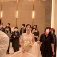 W+242 제일 들떠서 입장하는 신부 👰🏻🙋🏻♀️