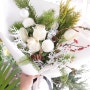 언제나 감성적인 압구정꽃집 오스트플라워 에서 크리스마스 꽃다발 준비하세요