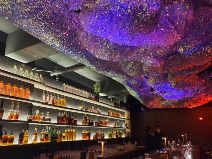 압구정로데오 위스키 바 강추🥃 🥂 Bar geranium 🍸 초초강추 💜 데이트, 친구모임 다 좋아 꼭가세요~!!!!🍇 ...
