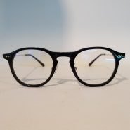 안경과 선글라스를 하나로 젠틀몬스터 클립온 캐쥬얼한 뿔테안경 코즈모 COZMO