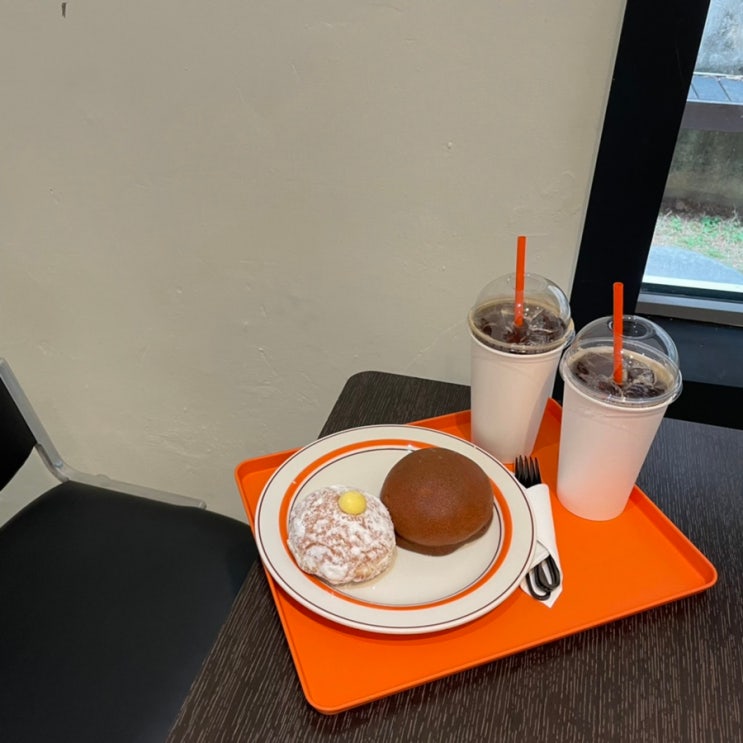 창원 도넛이 맛있는가로수길카페 크리머 / 소마 드로잉 카페