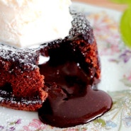 홈파티(집들이) 인기 디저트 메뉴! 초코가 흘러나오는 초콜릿 라바 케이크