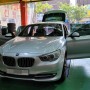 BMW 5GT F07 차량 썬루프 썬쉐이드 햇빛가리개 교체 시공을 썬루프 수리 전문점 크라운제이카에서 알아보자