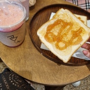 을지로 충무로 카페 #유와이스쿠티 (토스트 무료♡)