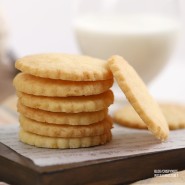바삭한 레몬 버터 쿠키 만들기