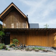 정원을 통해 연결된 일본 단독주택
