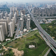 중국 은행들, 부동산 위기로 3,500억 달러의 손실에 직면
