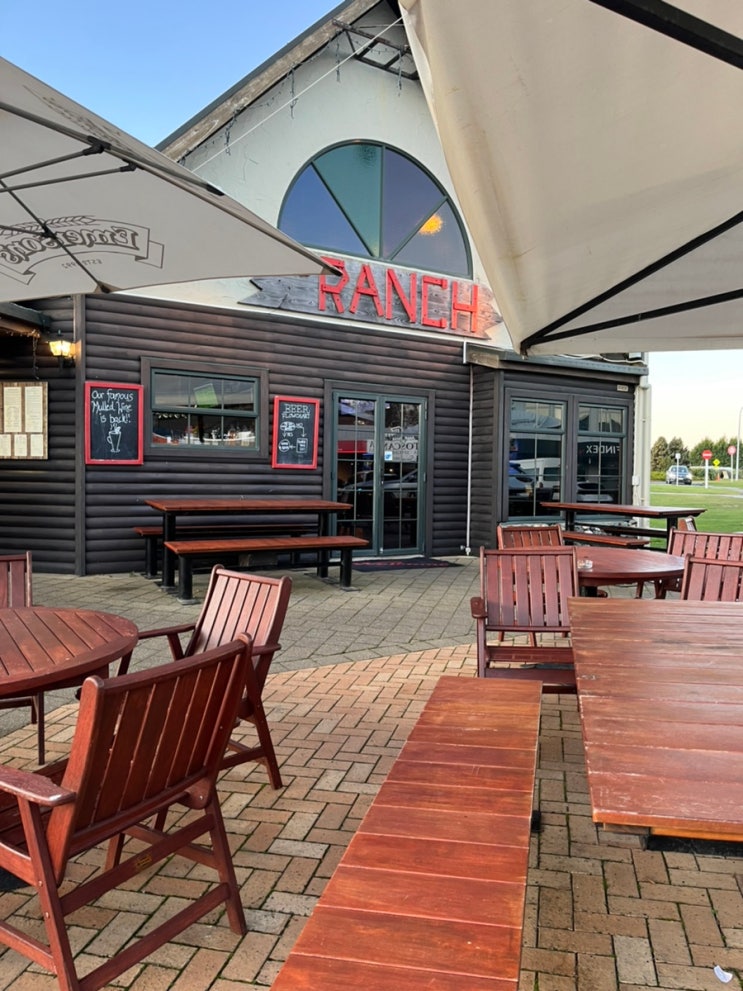 [뉴질랜드 캠퍼밴 여행] 테아나우 오래된 맛집 The Ranch Bar&Grill : 네이버 블로그