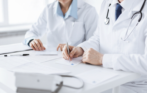 어깨 회전근개파열 치료 수술만이 해답일까?