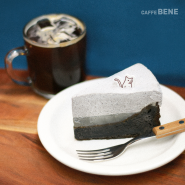 [카페베네] 조각 케이크로 완성되는 행복 - 흑임자갸또쇼콜라