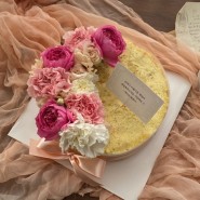 생화떡케이크/생일케이크 ) 핑크톤으로 준비해드린 생일떡케이크 작업:)