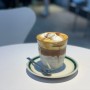 [합정] 선인장 커피바 | 크림커피 맛있는 힙한 공간