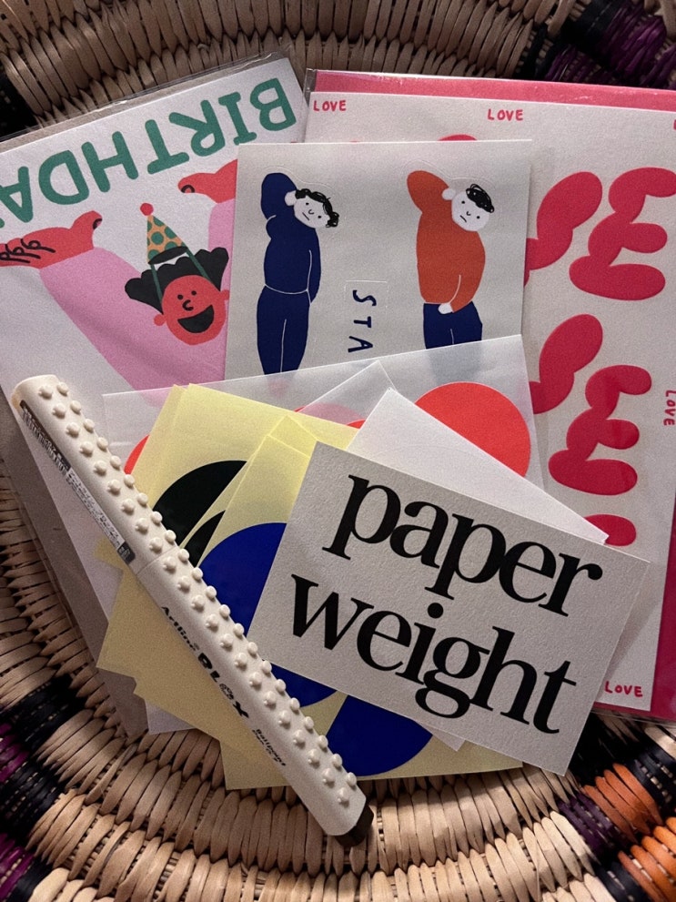 즐거움 가득한 공간 ‘Paper Weight’ : 네이버 블로그