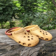 나무로 만든 특별한 크록스 신발(나막신 조각 작업)