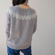 탑다운 요크무늬 배색 스웨터 대바늘뜨기, Aine by Isabell Kraemer