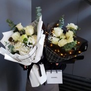 샤넬장미 꽃다발-트렌디한 꽃선물(군자역꽃집 에버블룸)