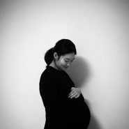 셀프 만삭사진 흑백 촬영 32주 쌍둥이임산부 집에서 첫째랑 사진찍기