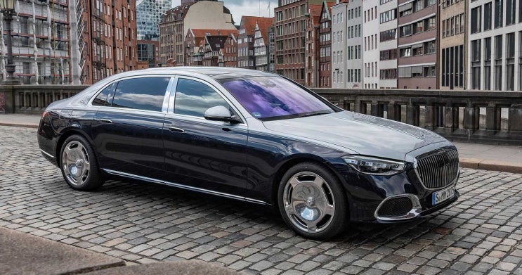Mercedes майбах 2022