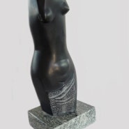 조각가 박종민의 벨기에 검은 대리석 조각 작품 : 여인의 향기