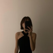 아릿찌아 블랙 홀터넥 드레스