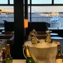 [일본항공/JAL] 일등석 라운지 - 도쿄 나리타공항 제2터미널 새틀라이트 (탑승동) : 탁 트인 주기장 전망을 자랑하는 라운지 본연에 충실한 모범생