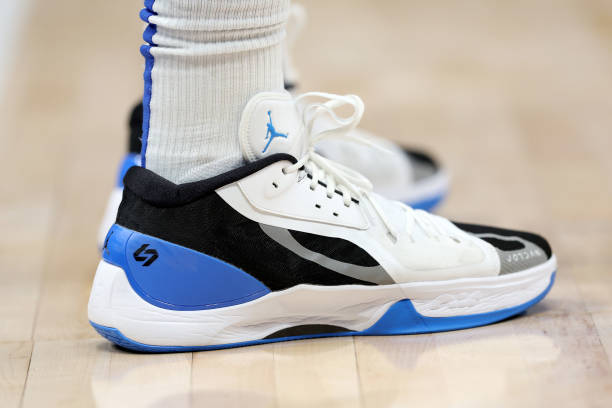 루카 돈치치가 신은 농구화 / 조던 줌 separate LD6 PE / nba 21-22시즌 / 3월 8일 댈러스 매버릭스 vs ...