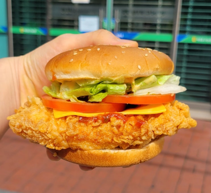 (KFC)신메뉴 핫치즈징거버거 리뷰(가격,칼로리,맛) : 네이버 블로그