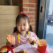 4살 맥도날드 해피밀 첫 도전 / 메뉴, 가격, 장난감
